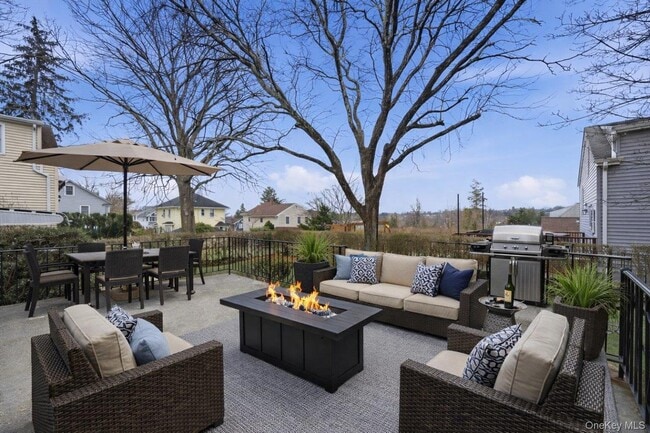 Building Photo - 73 Ewart St