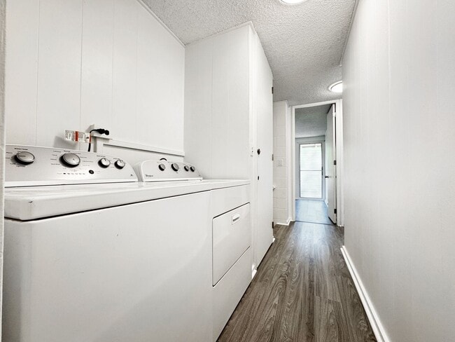 Building Photo - Recently Refreshed Makakilo Condo