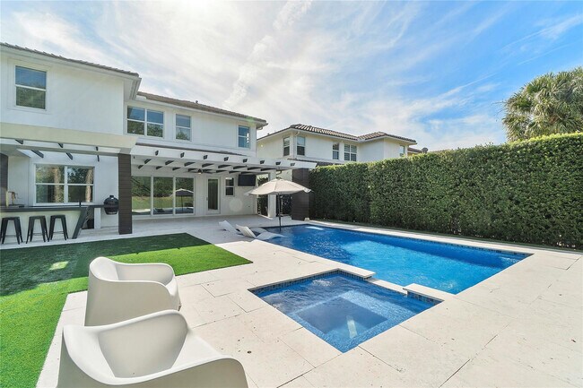 Building Photo - 12015 NW 83rd Pl