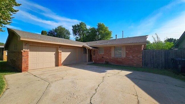 Building Photo - 1220 N Warren Ave