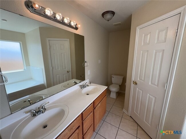 Building Photo - 5302 Jitterbug Ct