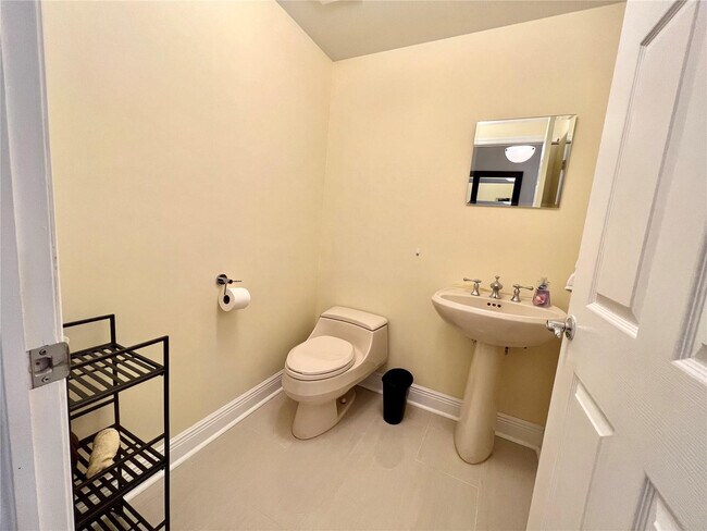 Building Photo - 6001 N Ocean Dr