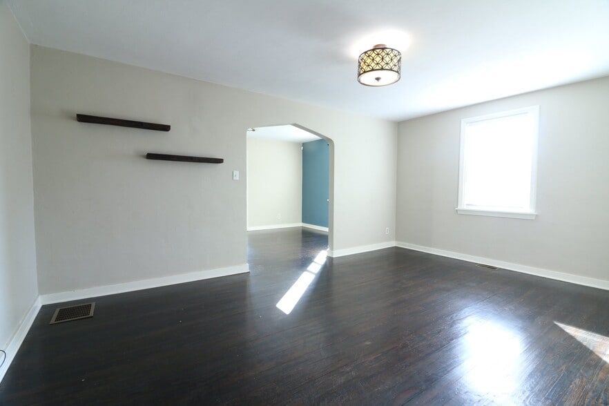 Building Photo - 145 Greenfield Ave