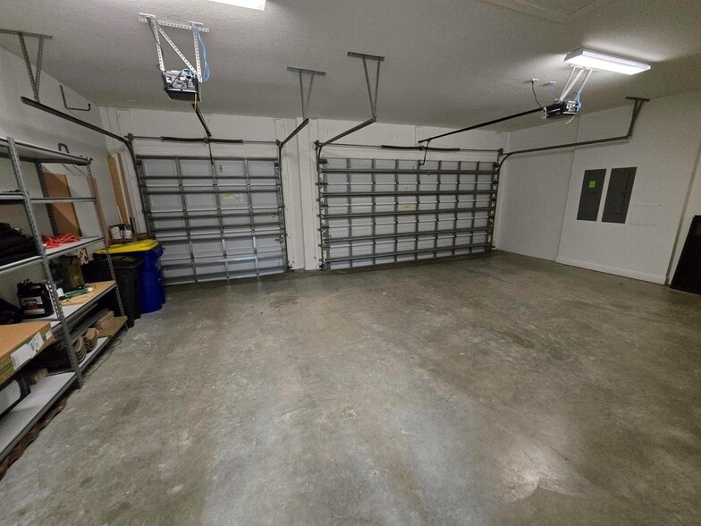 Building Photo - 2095 NW Diamond Creek Way