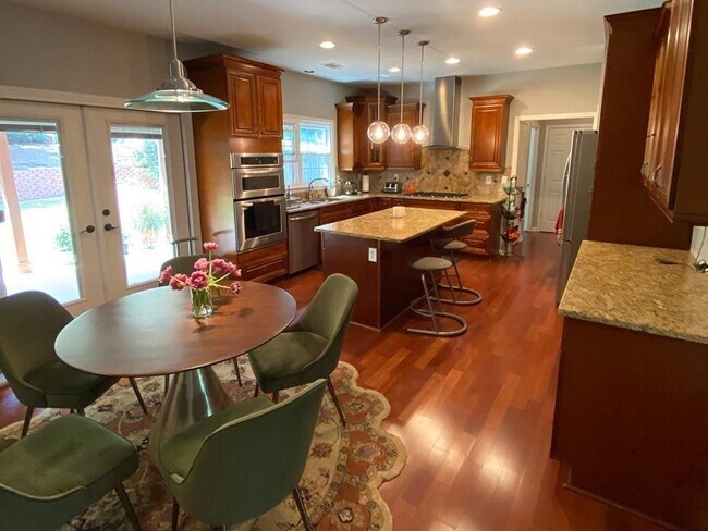 Building Photo - 30 Sherryforth Dr NW