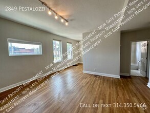 Building Photo - Two bedroom Apartment in Fox Park neighbor...