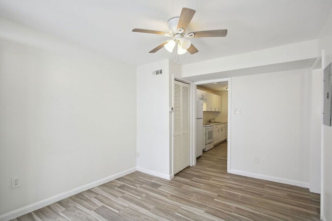 Building Photo - 615 Oliver St NW