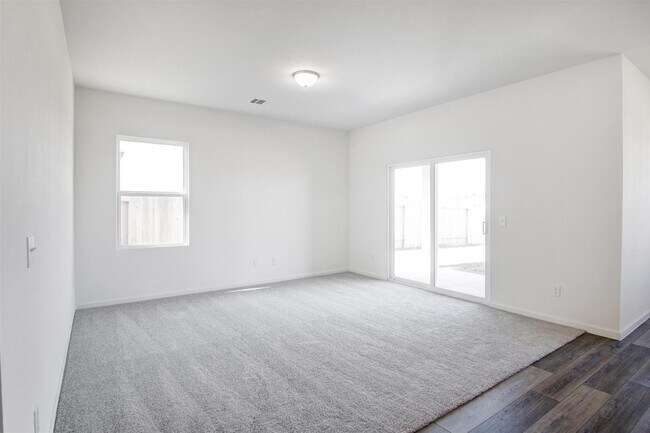 Building Photo - 5002 Highland Spgs Dr