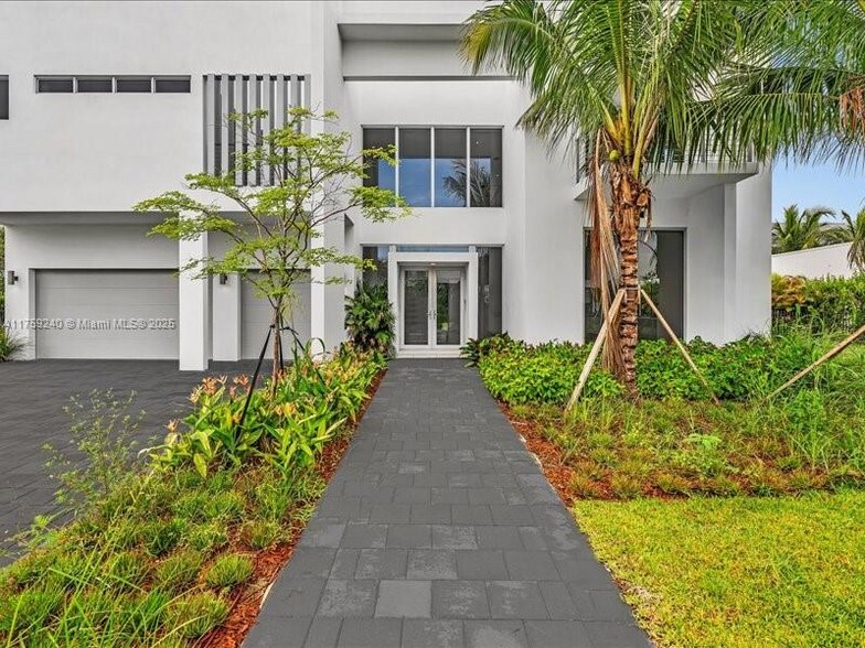 Building Photo - 16644 Weston