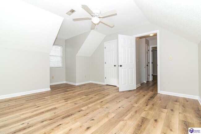 Building Photo - 214 Eagle Way