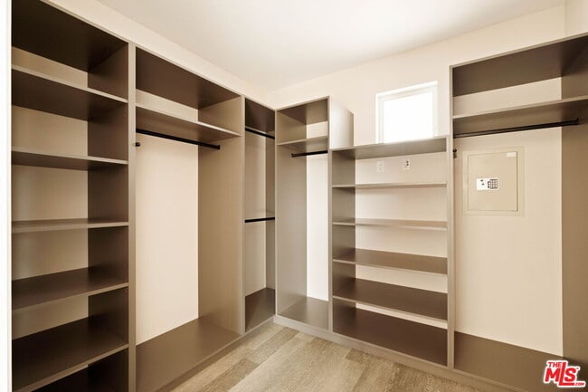 Building Photo - 2325 27th St