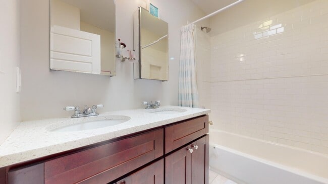 Building Photo - 1700 D St SE