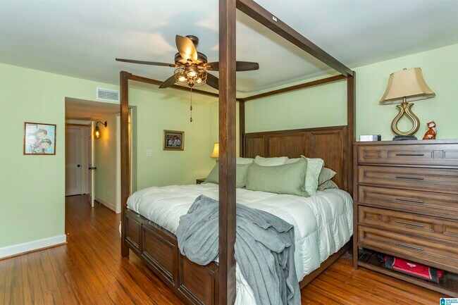 Building Photo - 327 Heath Dr