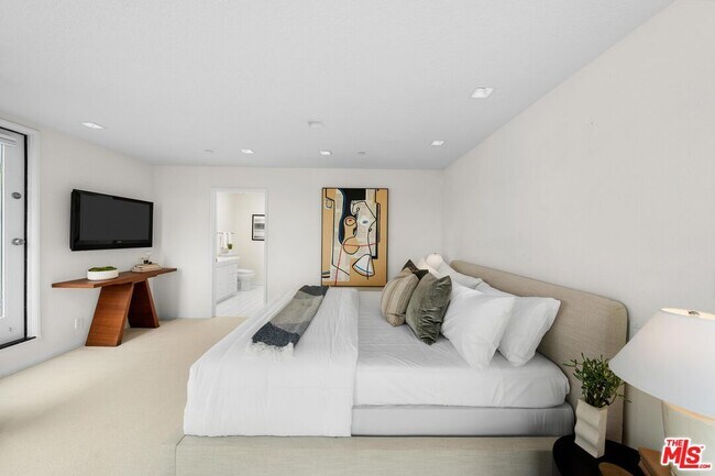 Building Photo - 110 Ocean Park Blvd