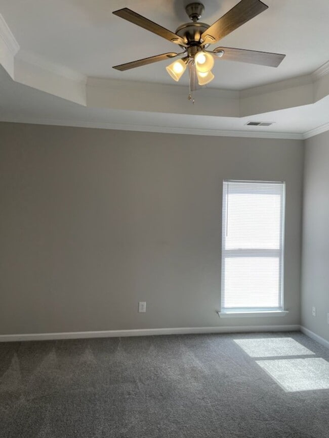 Building Photo - Emmyllie Ct- 130/132