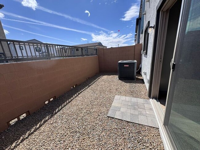 Building Photo - Stunning New 3Beds/2.5Bath Townhome in Pho...