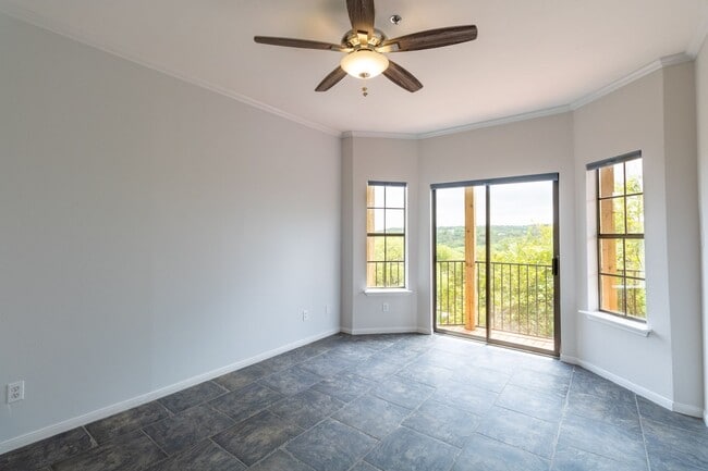 Building Photo - South Austin Gem: Cozy 2BR Home with Stunning Downtown Views, Minutes from Barton Creek Greenbelt!