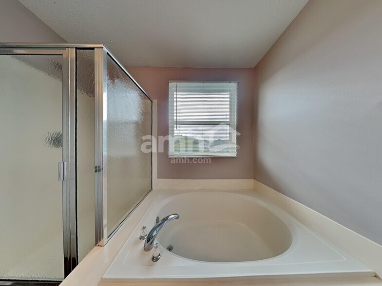 Building Photo - 1396 Stormhaven Way