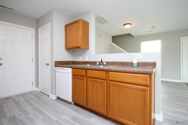 Building Photo - 138 Bayside Ln