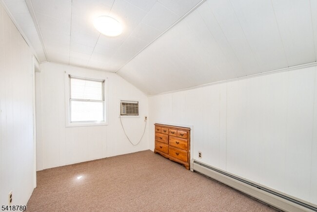 Building Photo - 18 Pulaski St