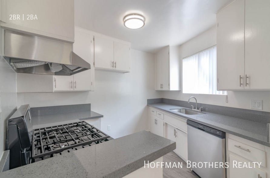 Building Photo - 8556 Cashio St