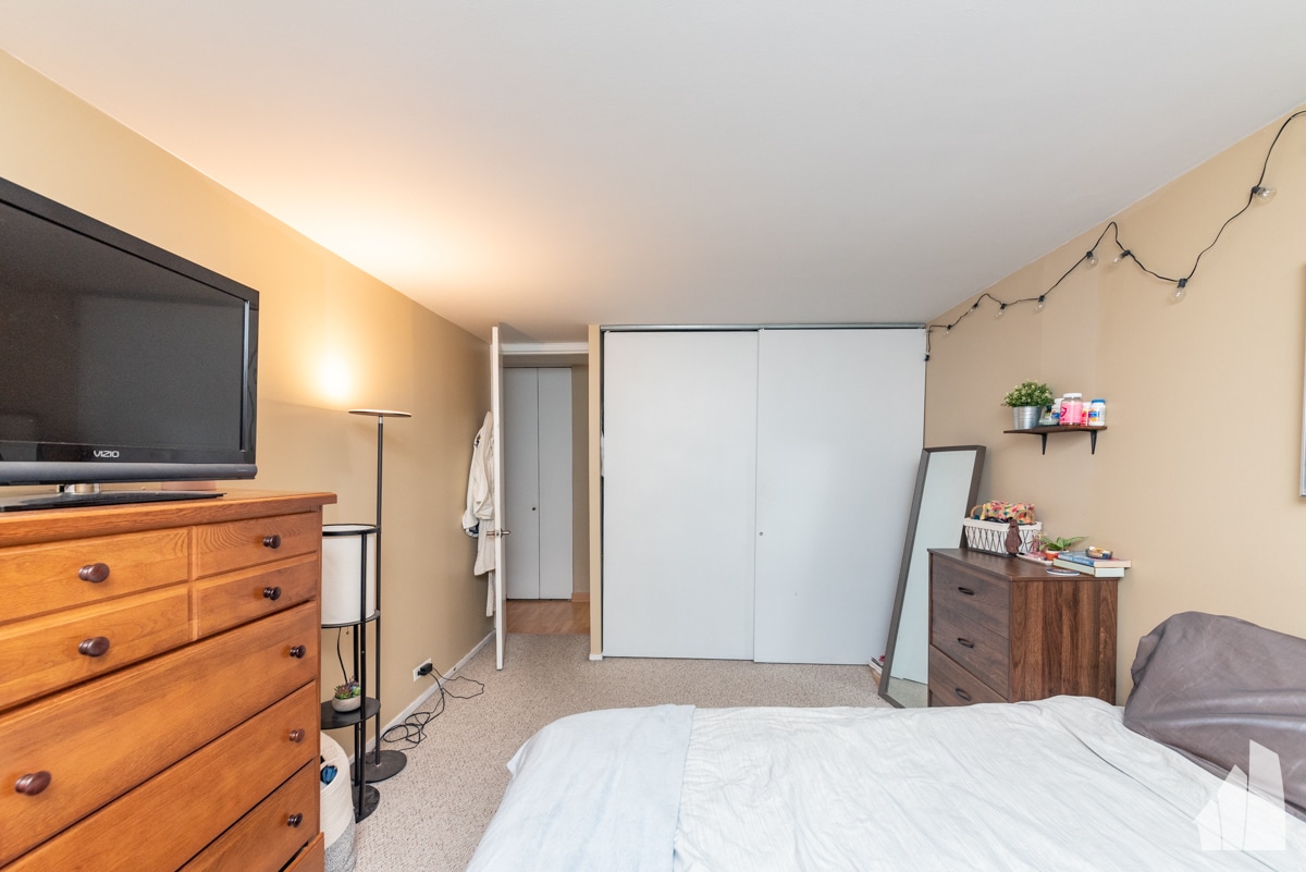 Building Photo - 2020 N Lincoln Park W