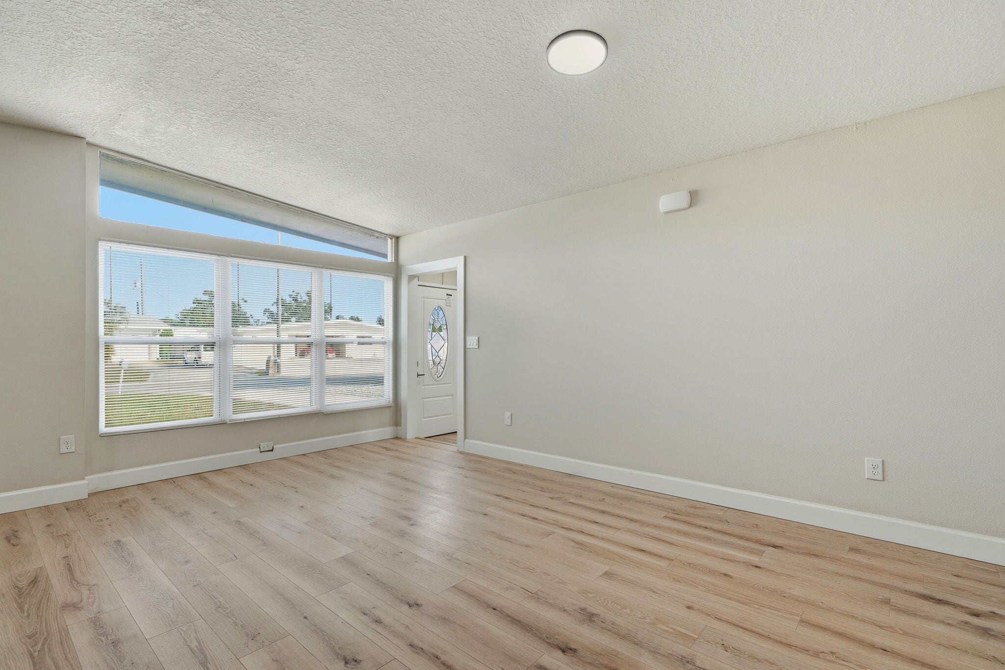 Building Photo - 3128 Bay St