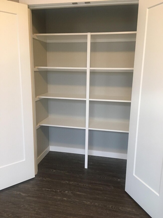 Building Photo - 717 E Street