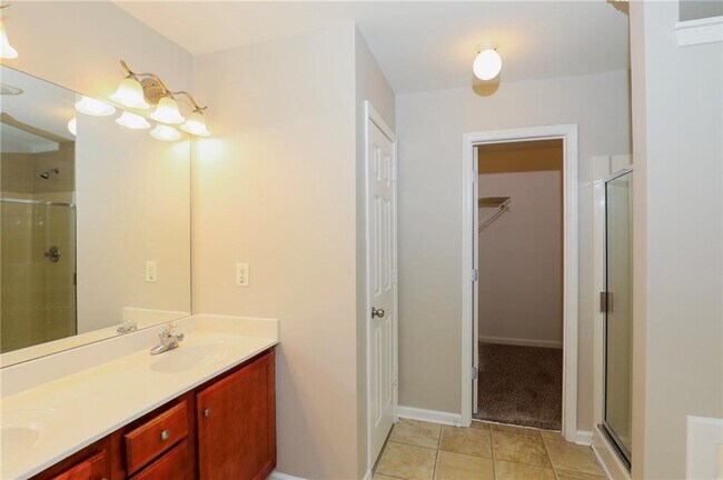 Building Photo - 346 Beynon Terrace