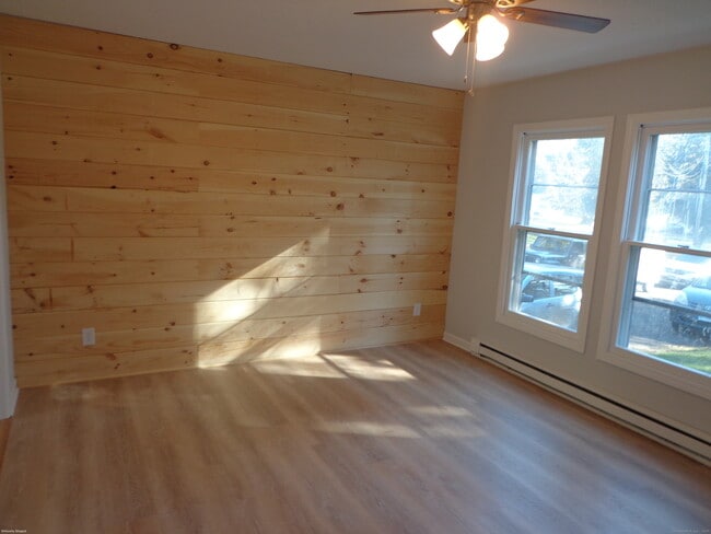 Building Photo - 83b N High St