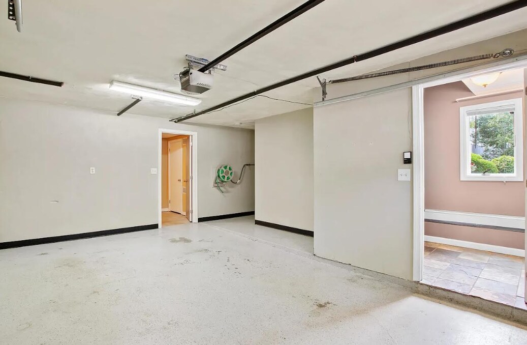 Building Photo - 19 Profile Cir