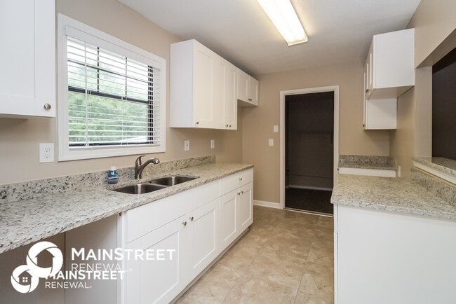 Building Photo - 2210 Cherokee Valley Trail