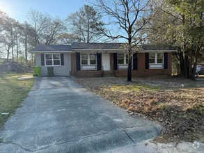 Building Photo - 32 King Arthur Ct