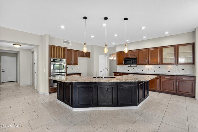 Building Photo - 4302 E Mossman Rd