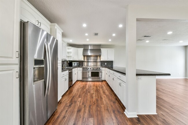 Building Photo - 304 Bellmar Ln