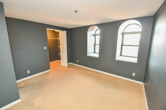 Building Photo - 270 E Highland Ave