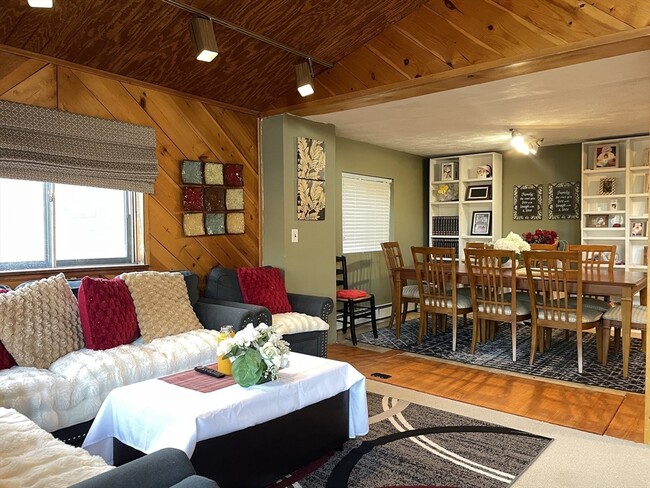 Building Photo - 26 Pelham St