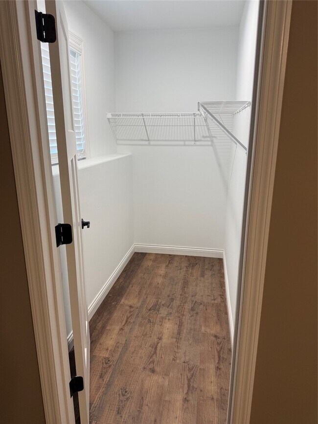Building Photo - 1135 Baseball Dr