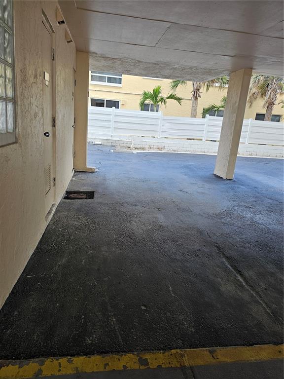 Building Photo - 1255 Tarpon Center Dr