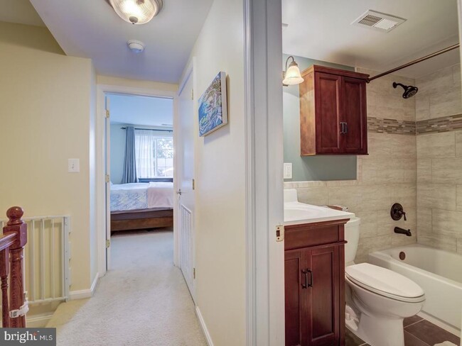 Building Photo - 1471C N Van Dorn St