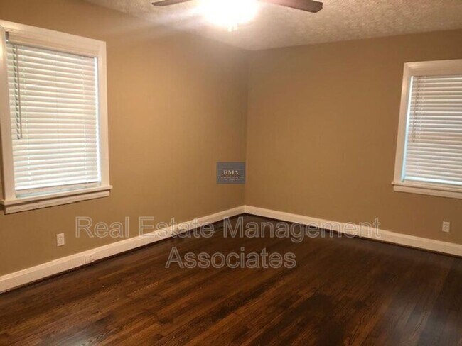 Building Photo - 17025 Wildwood Rd