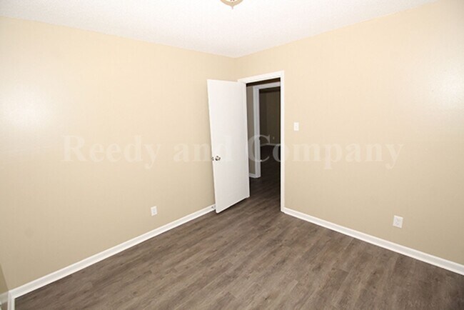 Building Photo - 5901 Tishomingo Dr