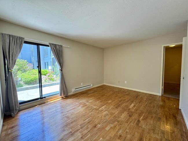 Building Photo - Expansive Corner Unit at Watergate with a ...