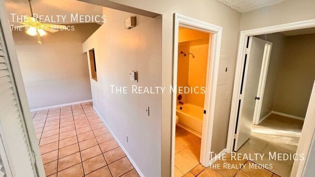 Building Photo - 12347 Antonio Cir