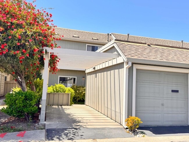 Building Photo - 838 Andromeda Ln