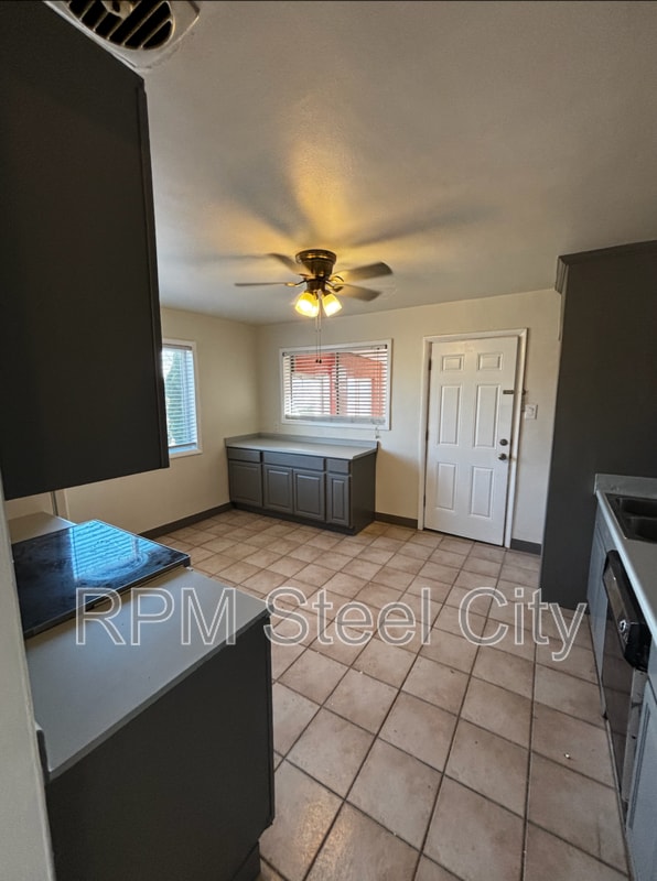 Building Photo - 2521 Emilia St