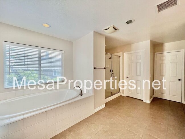 Building Photo - 1774 Wright Pl