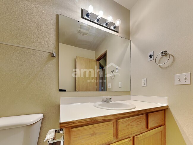 Building Photo - 7815 205th St E