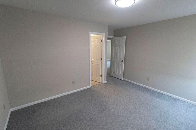 Building Photo - 214 Nikki Way