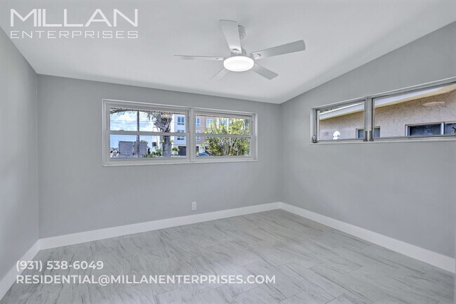 Building Photo - 325 Capri Blvd